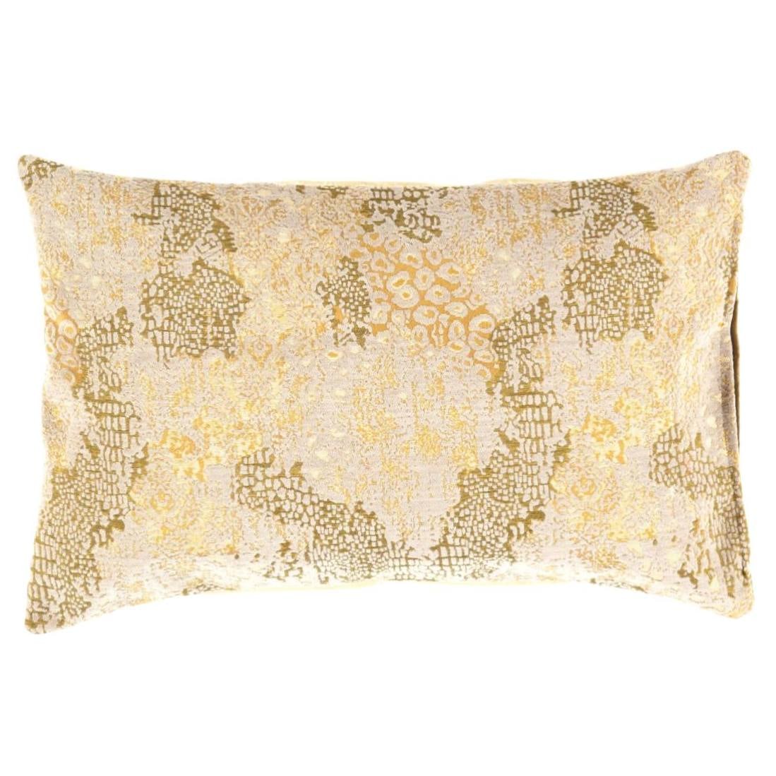 Decorative Modern Turkish Pillow 16'' X 24'': Decorative Modern Turkish Pillow 16'' X 24'' - New, Modern, Hand-made, Velvet Silk, 300 -TIR 06- 862.This item is part of our fine auction collection which includes many fine home accessories includin