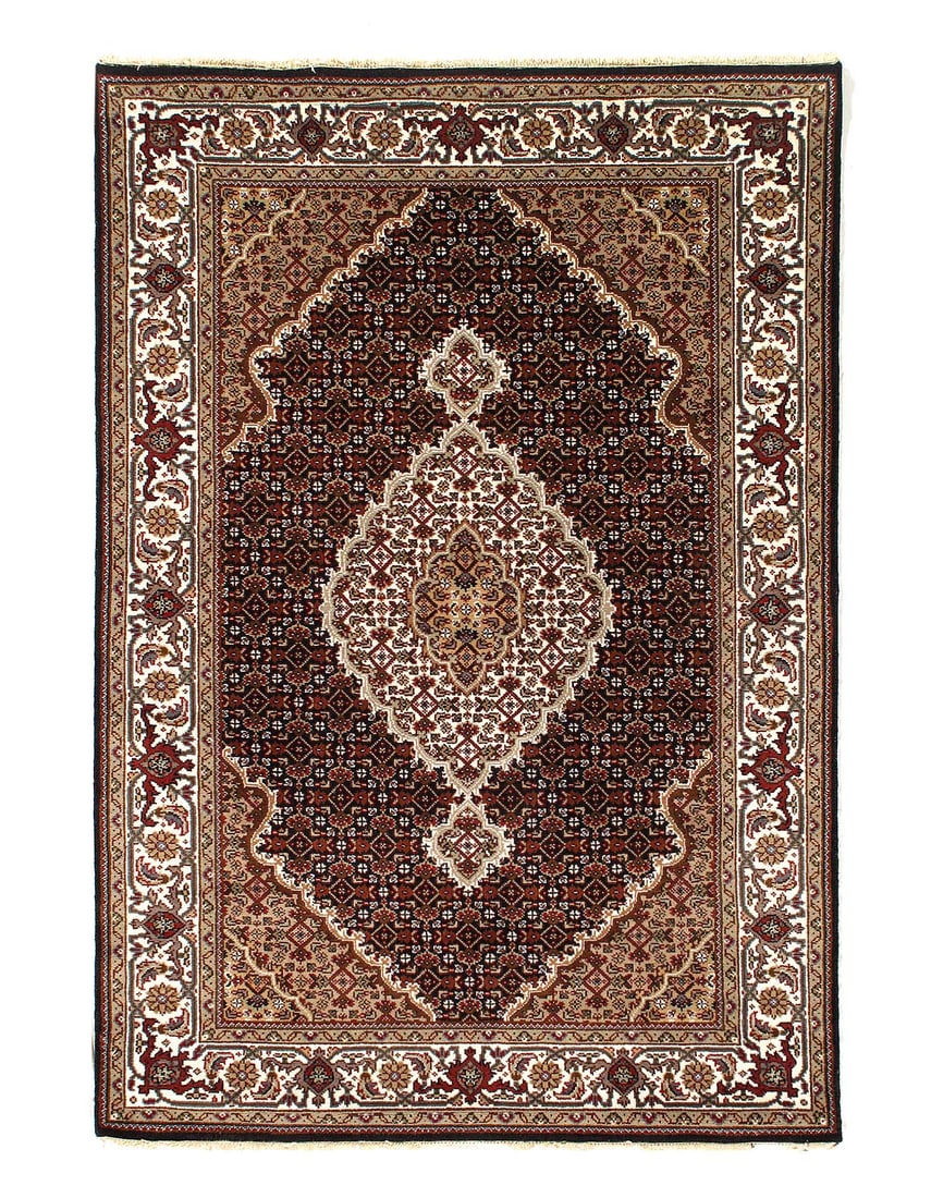 Tabriz Mahi Design Silk & Wool Rug 4' X 6': Tabriz Mahi Design Silk & Wool Rug 4' X 6' - NEW, Tabriz, Hand-Knotted, Wool & Silk, 300 -d12598,D12599- 862.This item is part of our fine auction collection which includes many fine home accessories 