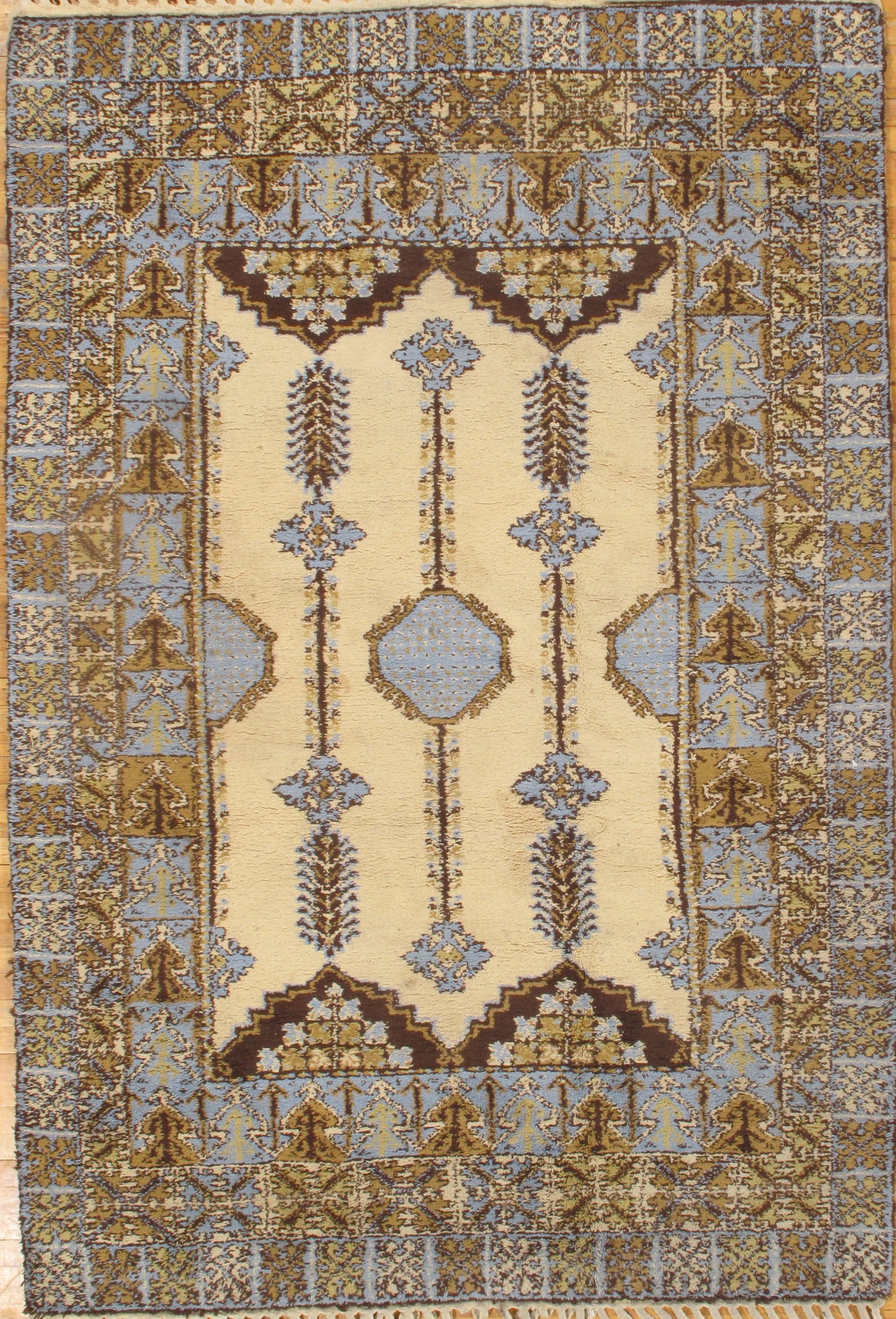 Ivory Moroccon 6' 2'' X 9' 1'': Ivory Moroccon 6' 2'' X 9' 1'' - , Moroccan, Hand-Knotted, Lamb's Wool, 300 -D07217- 862.This item is part of our fine auction collection which includes many fine home accessories including antique ru