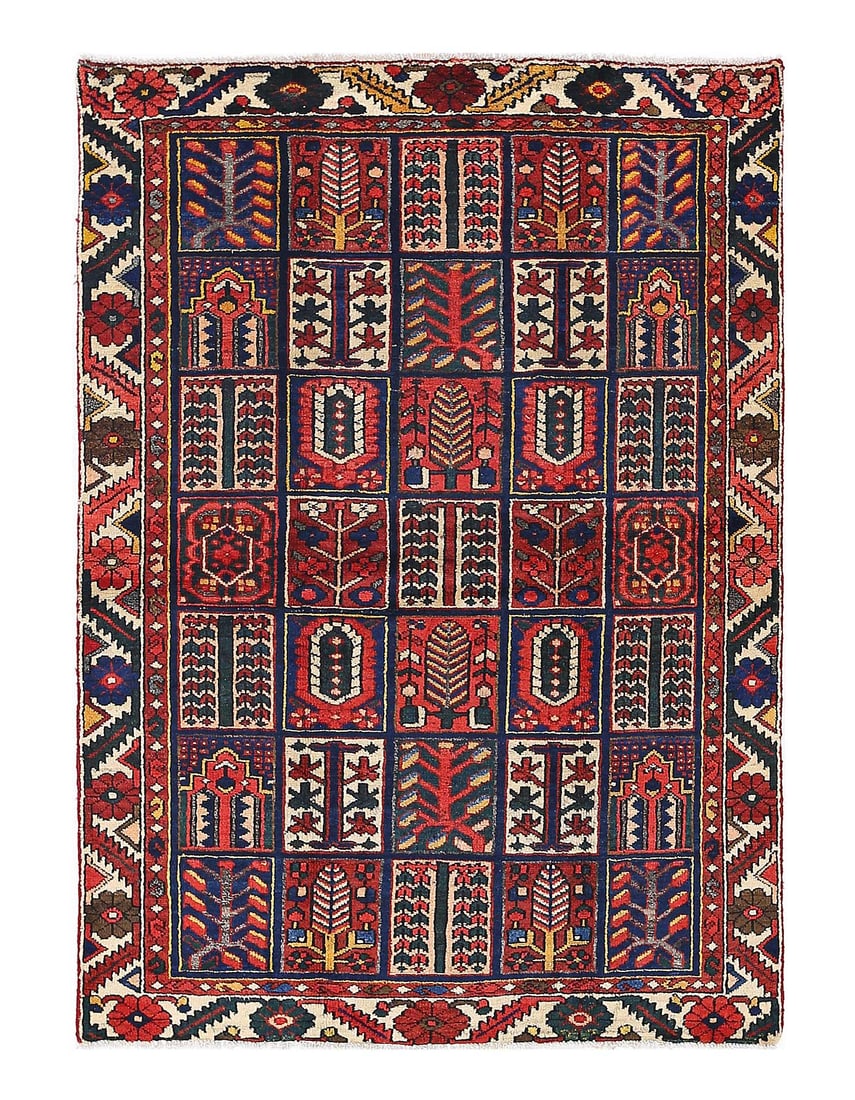 Fine Hand knotted Persian Bakhtiari rug 4'5'' X 6'5'': Fine Hand knotted Persian Bakhtiari rug 4'5'' X 6'5'' - Circa 1970, Bakhtiari, Hand-Knotted, Lamb's Wool, 300 -D13320- 862.This item is part of our fine auction collection which includes many fine hom