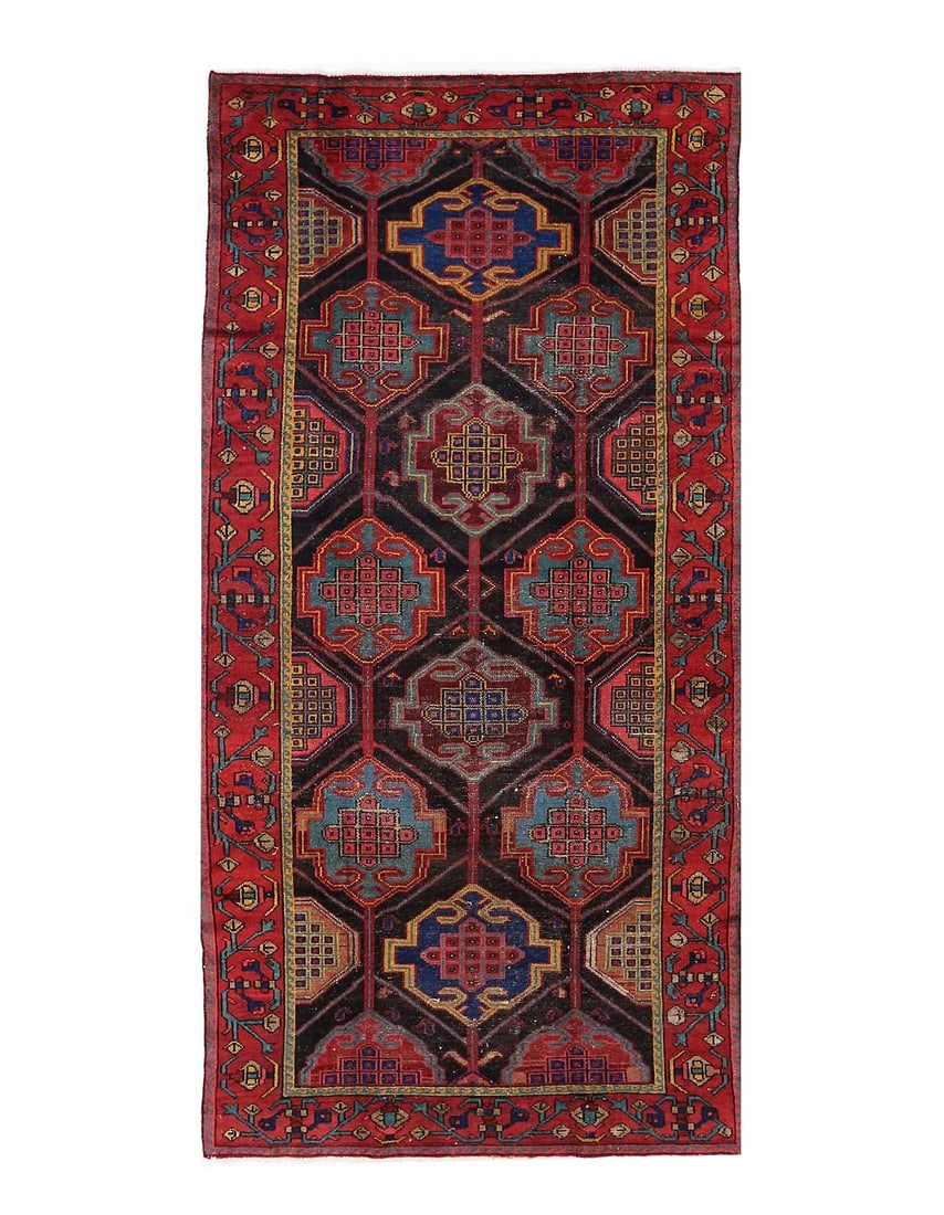 Persian Hand knotted Antique Bakhtiari rug 3'11'' X 8'5'': Persian Hand knotted Antique Bakhtiari rug 3'11'' X 8'5'' - circa 1950, Bakhtiari, Hand-Knotted, Lamb's Wool, 300 -D13674- 862.This item is part of our fine auction collection which includes many fine