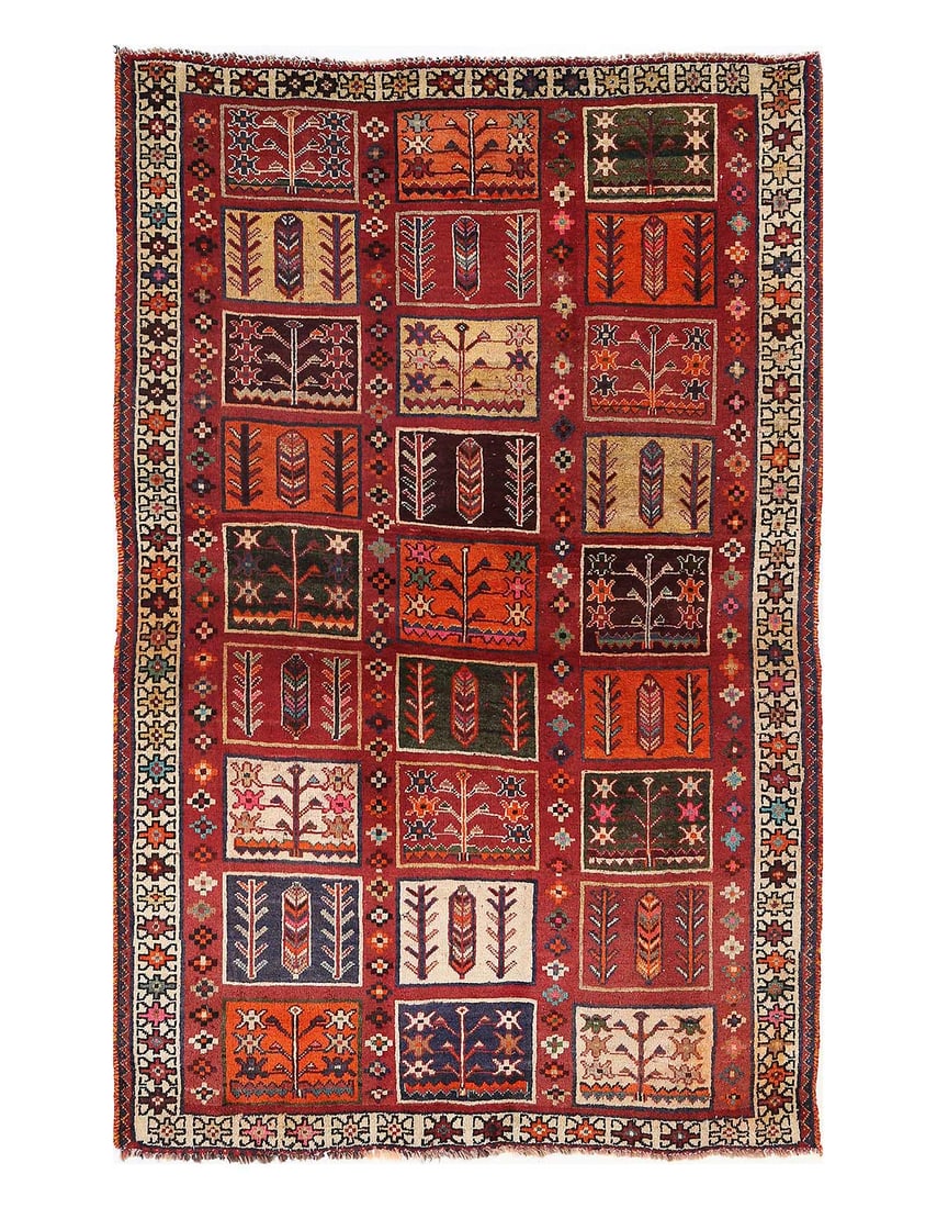 Fine Hand knotted Persian Vintage Bakhtiari 3'11'' X 6'3'': Fine Hand knotted Persian Vintage Bakhtiari 3'11'' X 6'3'' - 1980, Bakhtiari, Hand-Knotted, Lamb's Wool, 300 -D13946- 862.This item is part of our fine auction collection which includes many fine home