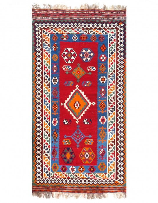 Antique Persian Shiraz Kilim Rug - 4'6" x 9'6": Antique Persian Shiraz Kilim Rug - 4'6" x 9'6" - Circa 1950, Shiraz, Hand-Knotted, Flat Weave, 300 -52766- 862.This item is part of our fine auction collection which includes many fine home accessorie