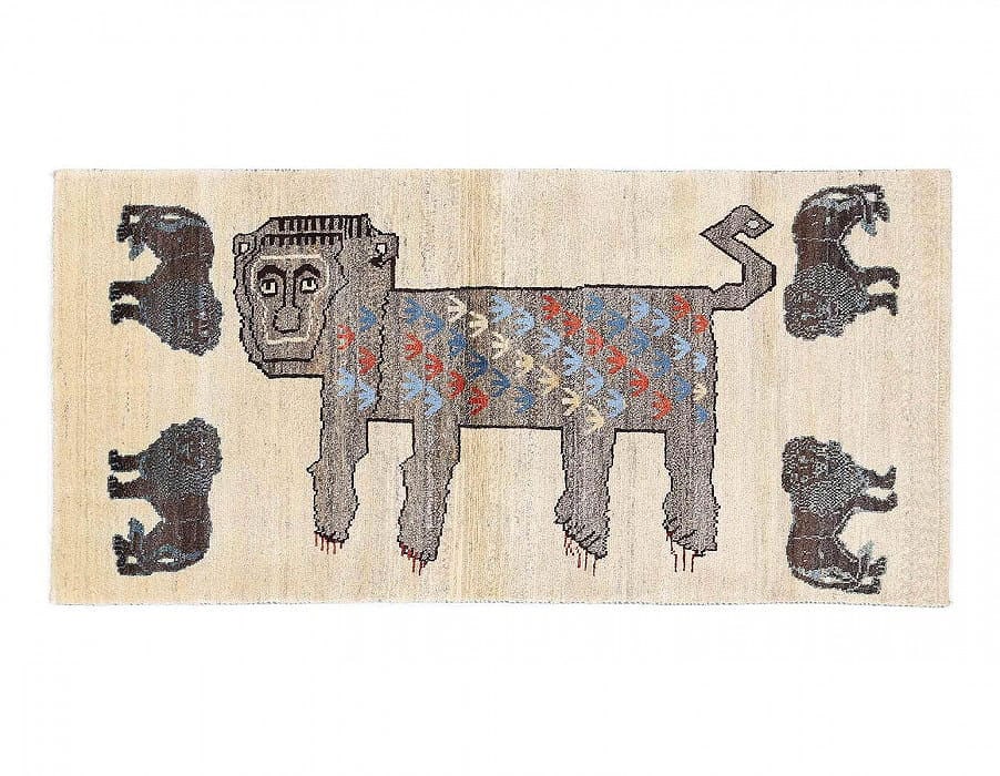 Fine Hand knotted Persian lion design Shiraz rug 2'5'' X 5'4'': Fine Hand knotted Persian lion design Shiraz rug 2'5'' X 5'4'' - New, Shiraz, Hand-Knotted, Lamb's Wool, 300 -D13909- 862.This item is part of our fine auction collection which includes many fine home