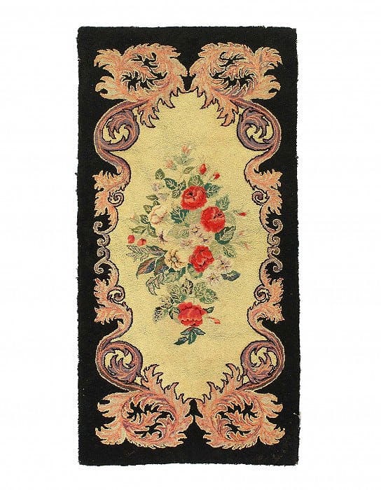 American Antique Hooked Rug 2'4'' X 4'7'': American Antique Hooked Rug 2'4'' X 4'7'' - Early 20th Century, Hooked Rug, Hand-Knotted, Lamb's Wool, 300 -D11725- 862.This item is part of our fine auction collection which includes many fine home a