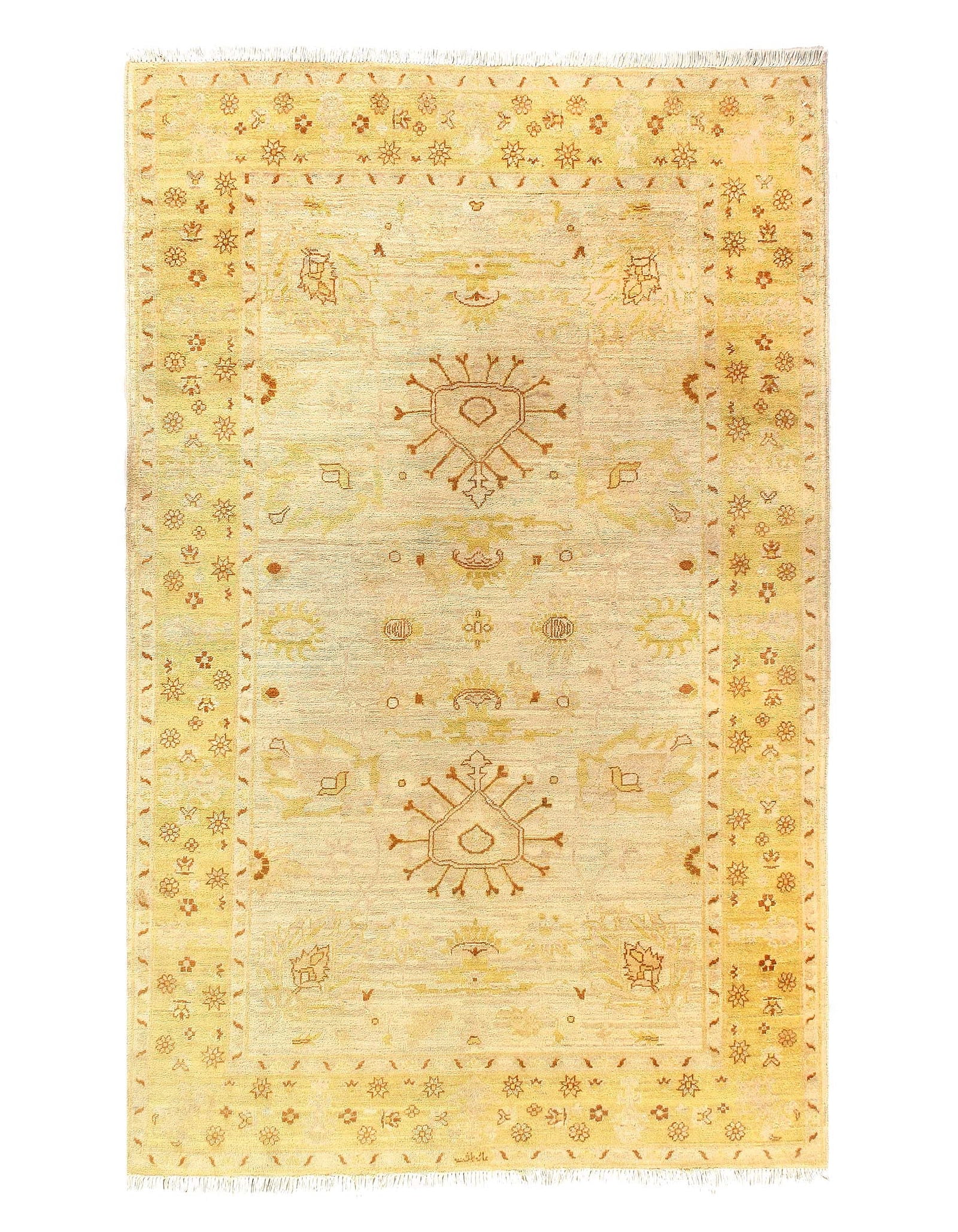 Ivory Fine Hand Knotted Farahan Design 5'2'' X 8': Ivory Fine Hand Knotted Farahan Design 5'2'' X 8' - 2010, Farahan, Hand-Knotted, Lamb's Wool, 300 -D11609- 862.This item is part of our fine auction collection which includes many fine home accessorie