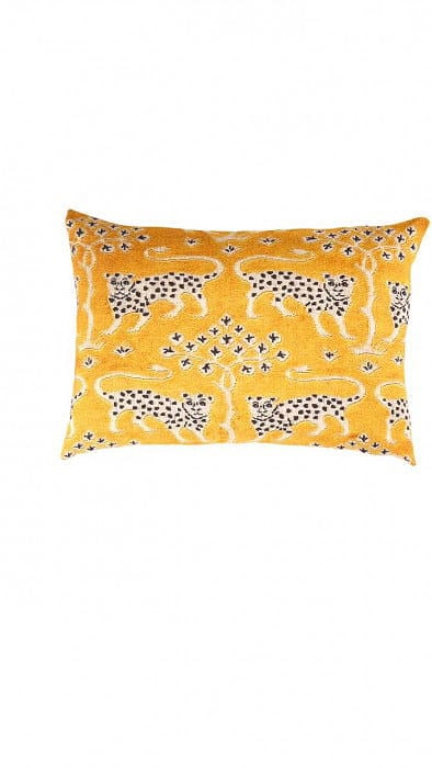 Turkish Fine Silk tiger Pillow 16"x24": Turkish Fine Silk tiger Pillow 16"x24" - New, Chinese, Handmade , Pure Silk, 300 -PPS 44R- 862.This item is part of our fine auction collection which includes many fine home accessories including anti