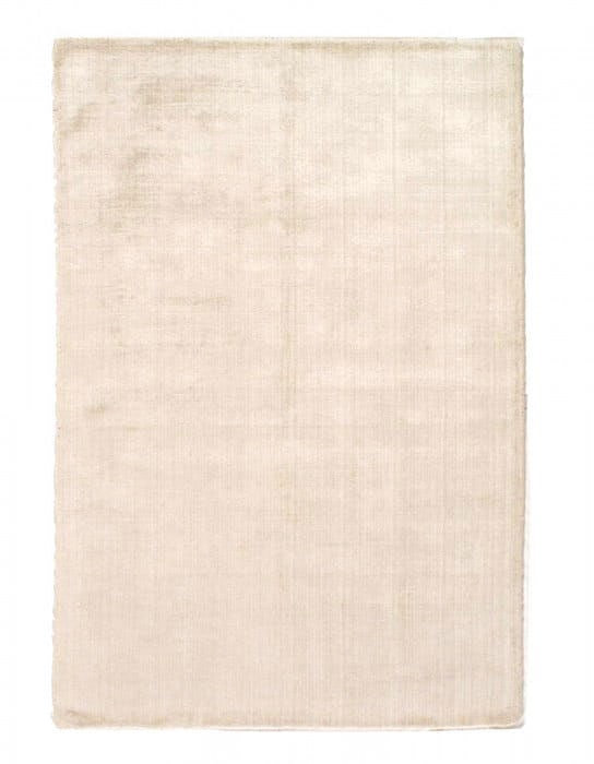 Fine Hand loom v.silk Modern rug 4'1'' X 6'2'': Fine Hand loom v.silk Modern rug 4'1'' X 6'2'' - New, Modern, Hand-Loomed, V. Silk, 300 -D09418- 862.This item is part of our fine auction collection which includes many fine home accessories includin