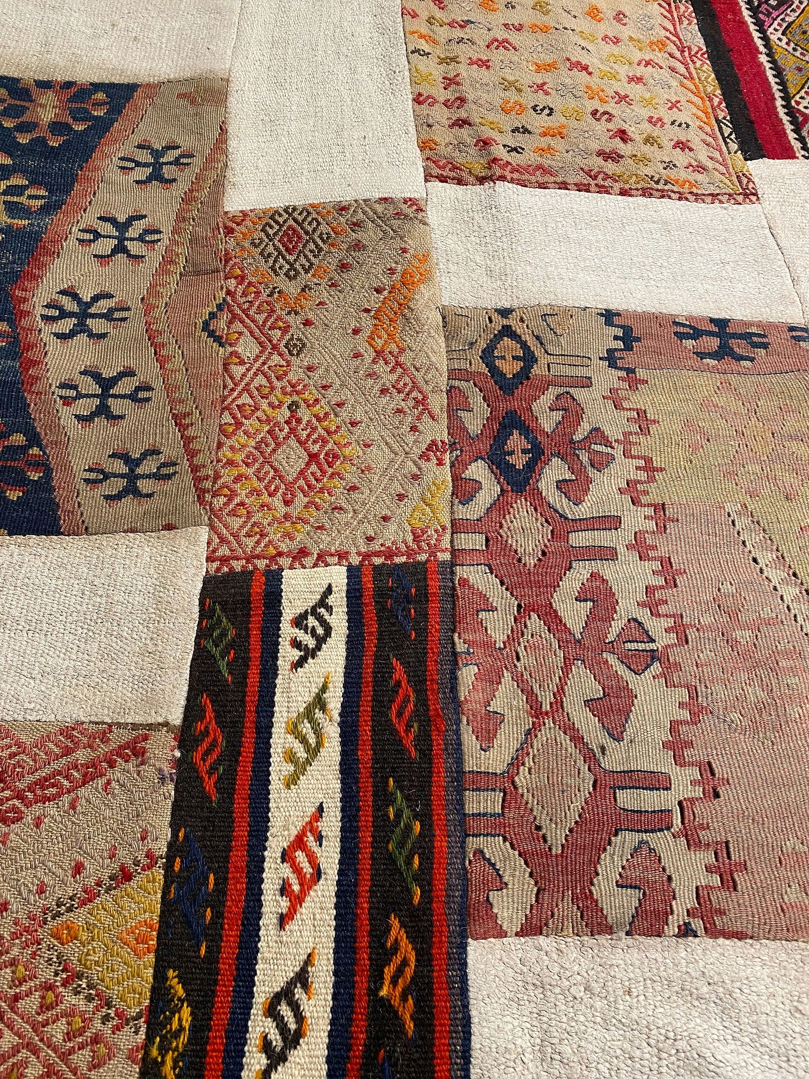 Ivory Turkish Patchwork 8' X 10' - 2