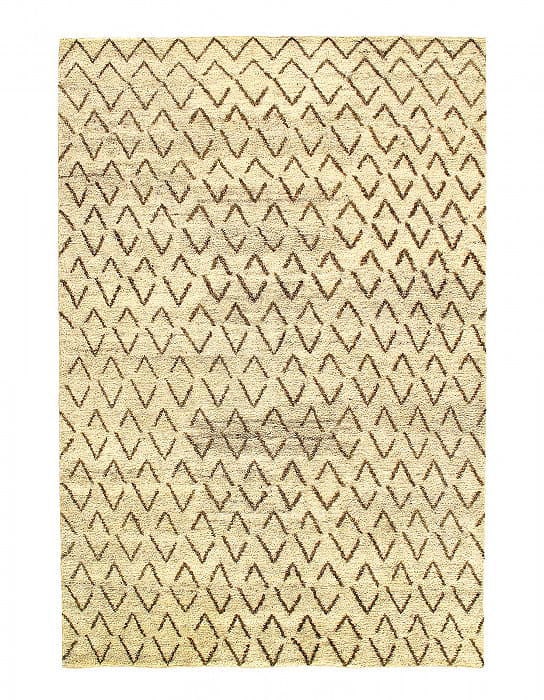 Beige color Hand knotted Moroccon 6' X 9': Beige color Hand knotted Moroccon 6' X 9' - New, Moroccan, Hand-Knotted, Lamb's Wool, 300 -D06476- 862.This item is part of our fine auction collection which includes many fine home accessories