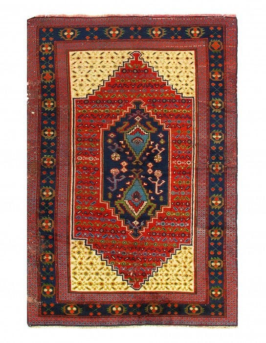 1970s Vintage Persian Seneh Hand Knotted Rug - 4'4" X 6'4": 1970s Vintage Persian Seneh Hand Knotted Rug - 4'4" X 6'4" - Circa 1970s, Seneh Klim, Hand-Knotted, Lamb's Wool, 300 -D10562- 862.This item is part of our fine auction collection which includes many f
