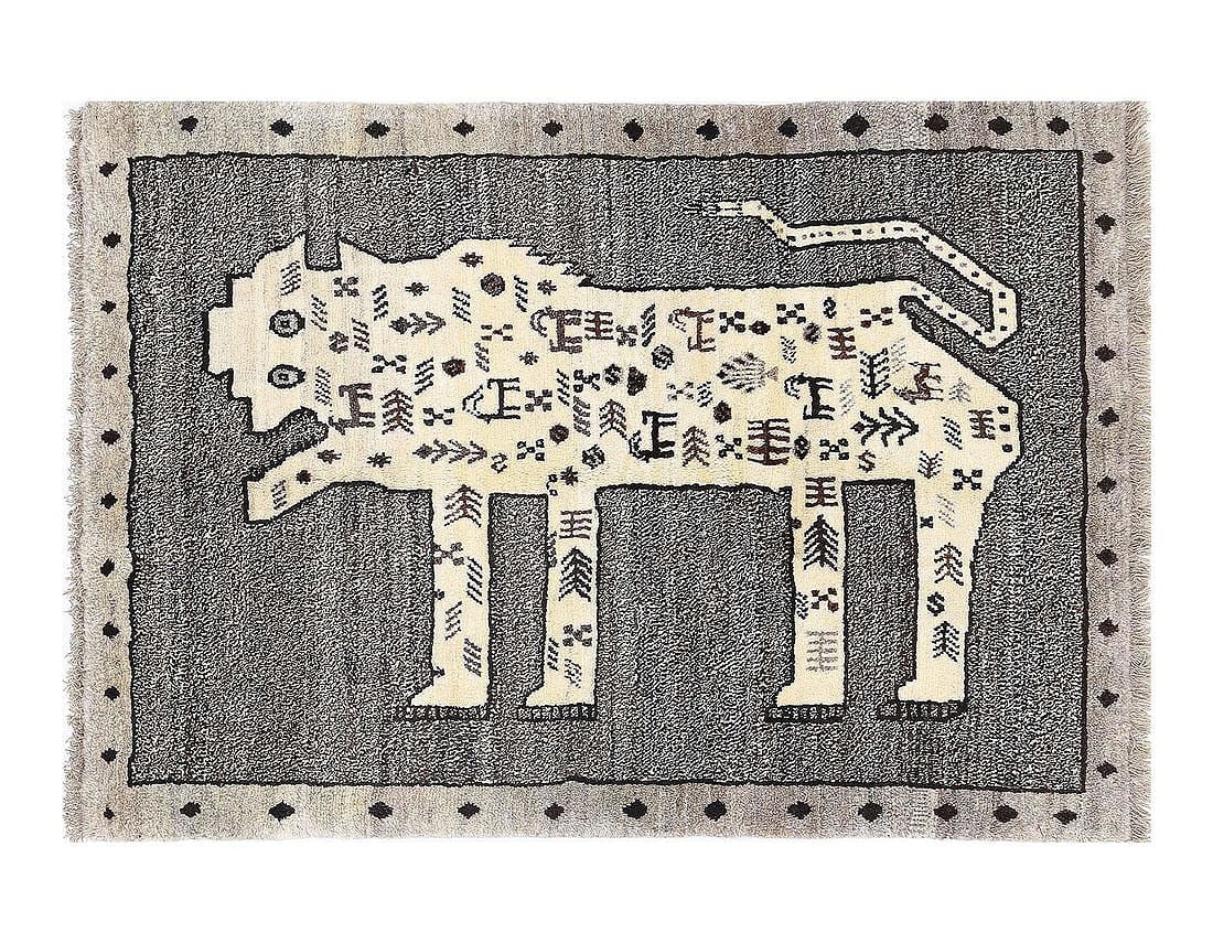 Distinctive Majestic Persian Lion rug 3'5'' X 4'11'': Distinctive Majestic Persian Lion rug 3'5'' X 4'11'' - New, Shiraz, Hand-Knotted, Lamb's Wool, 300 -D13414- 862.This item is part of our fine auction collection which includes many fine home accessori