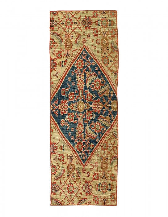 Fine Hand knotted Persian Antique Sultanabad 1'11'' X 5'6'': Fine Hand knotted Persian Antique Sultanabad 1'11'' X 5'6'' - 1900, Sultanabad, Hand-Knotted, Lamb's Wool, 300 -D12605- 862.This item is part of our fine auction collection which includes many fine ho
