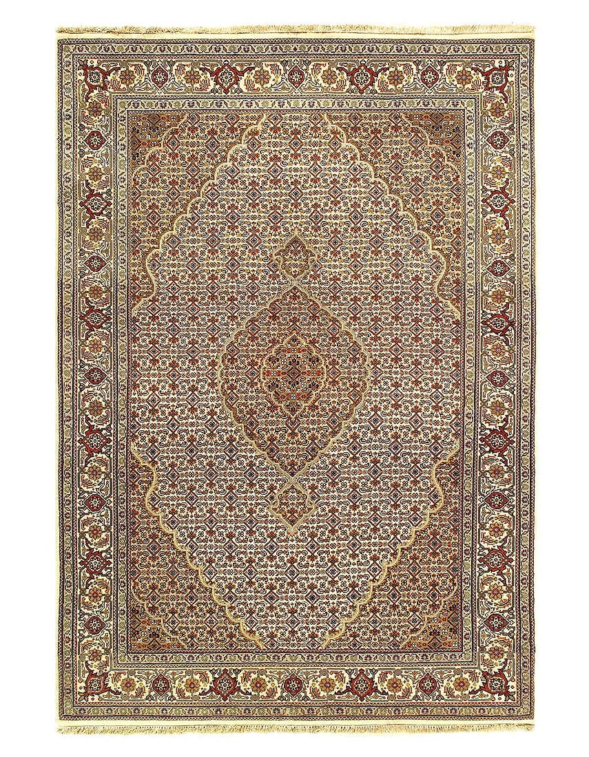 Fine hand knotted Silk & wool Tabriz design 4'6'' X 6'6'': Fine hand knotted Silk & wool Tabriz design 4'6'' X 6'6'' - New, Tabriz, Hand-Knotted, Wool & Silk, 300 -D12778- 862.This item is part of our fine auction collection which includes many fine home acce