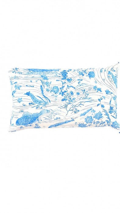Turkish Fine Silk Style Pillow 16"x24": Turkish Fine Silk Style Pillow 16"x24" - New, English, Handmade , Pure Silk, 300 -PPS 16R- 862.This item is part of our fine auction collection which includes many fine home accessories including anti
