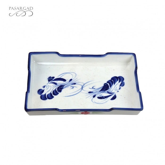Chinese Handpainted Blue and White Porcelain Tray - 11' W X 7' D X 2' H: Chinese Handpainted Blue and White Porcelain Tray - 1990, Modern, N/A, Porcelain/Ceramic, 300 -PL 1- 862.This item is part of our fine auction collection which includes many fine home accessories incl
