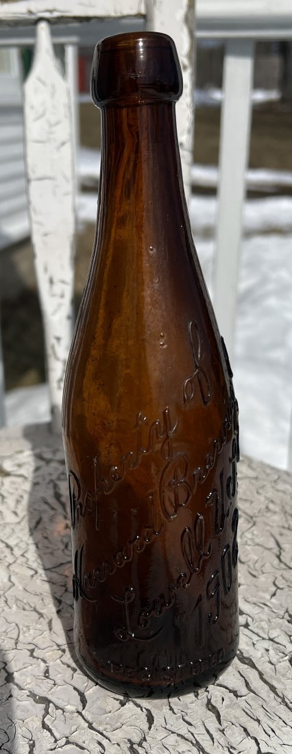 Antique Harvard Beer Bottle - Lowell 1902 Brewery: Antique Harvard Beer Bottle - Lowell 1902 Brewery Please note this is a timed online only auction and each individual lot will be facilitated thru Live Auctioneers platform only. Which means LOTS WILL