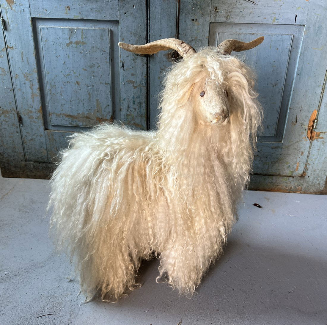 American Folk Art Sheep Antique Wooden Model Sculpture (1 of 18)
