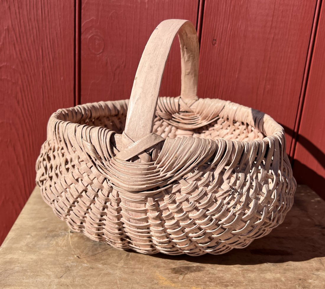 Painted Buttocks Country Farmhouse Basket (1 of 7)