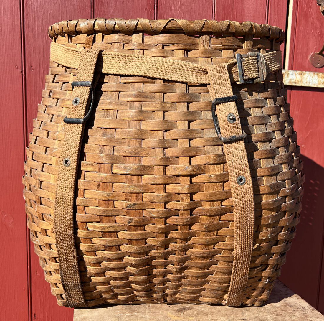 Big Early Solid Adirondack Pack Basket in Great Shape (1 of 9)