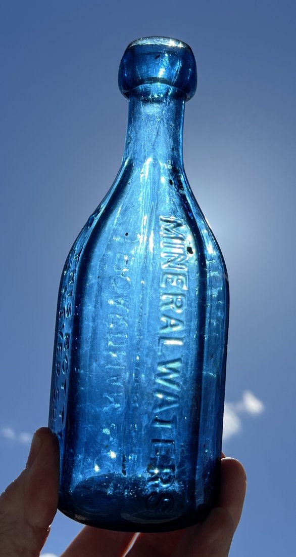 Scarce J. Boardman & Co. New York Mineral Water STORE star Bottle Antique: This bottle is never sold. Approx. 7.5 inches tall. All the bottles in this auction came from a collection and are fresh to market as first time offered and have not been cleaned or polished. I do kno