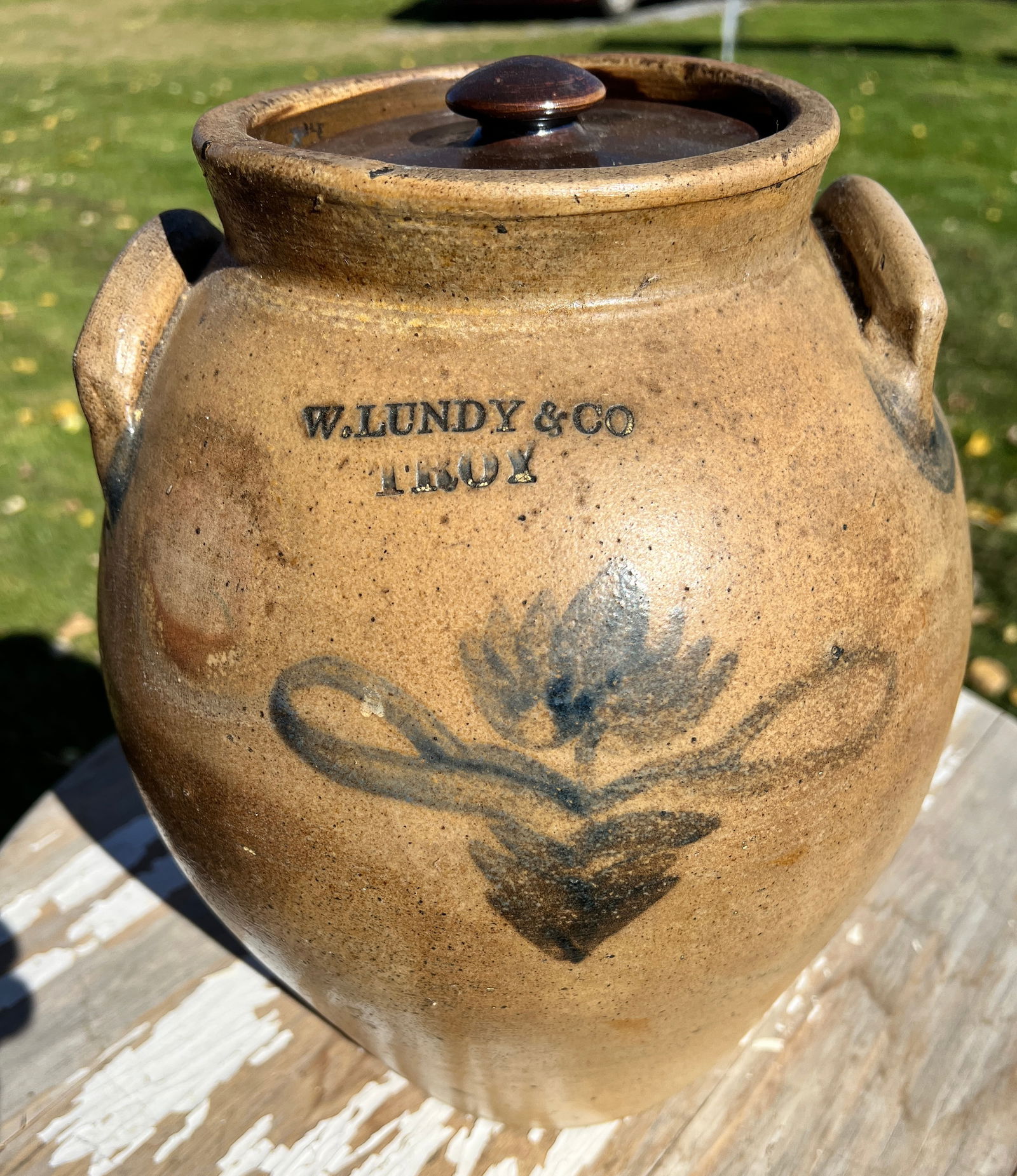W. Lundy Troy New York  Blue Decorated Stoneware Ovoid Crock w Lid (1 of 14)