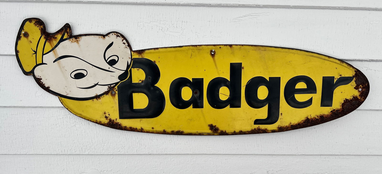 Farm Materials Badger Figural Metal Advertising sign. (1 of 5)