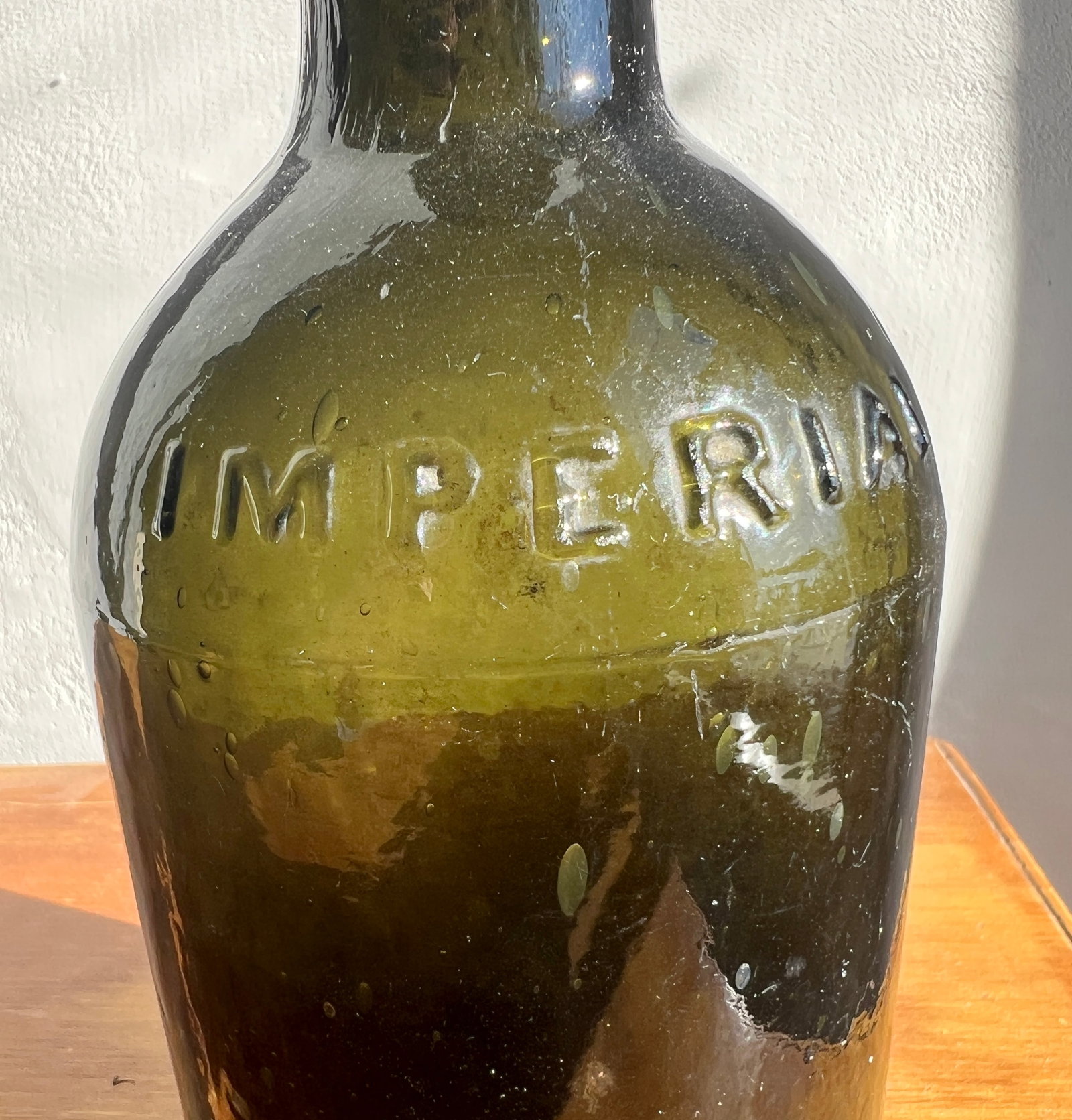 Powell Co Bristol Imperial Saratoga Spring Bottle: Nice bottle. I do know how important condition is for bottle people and it is important. I am not an experienced bottle person. To minimize any condition conflict I would be happy to send you a video 