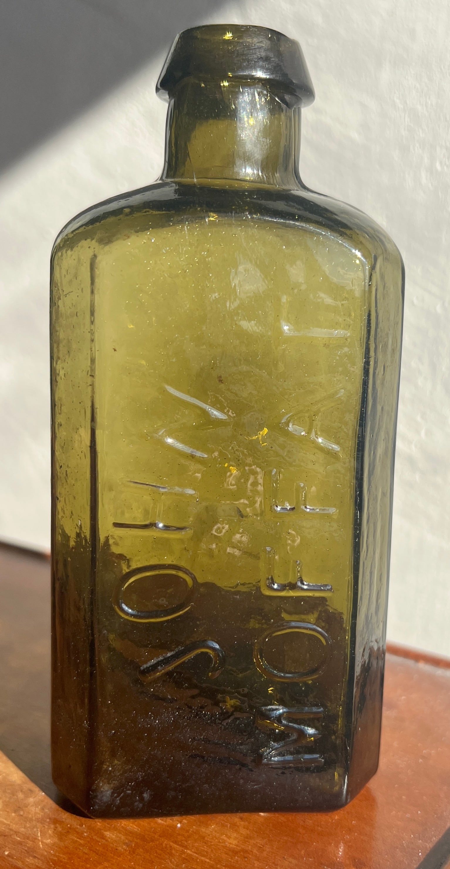 John Moffat Phoenix Bitters Advertising Bottle New York (1 of 11)