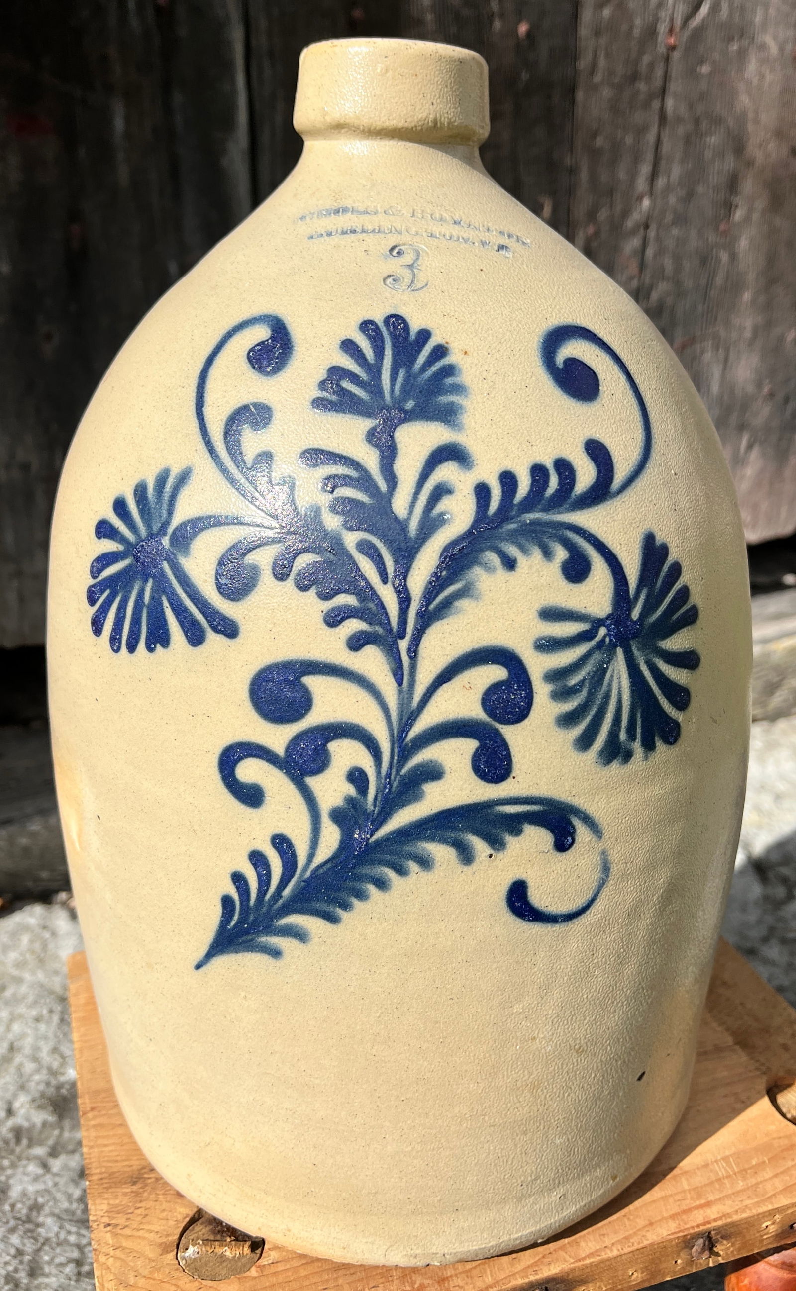 Burlington Vermont Blue Decorated Stoneware Jug (1 of 9)