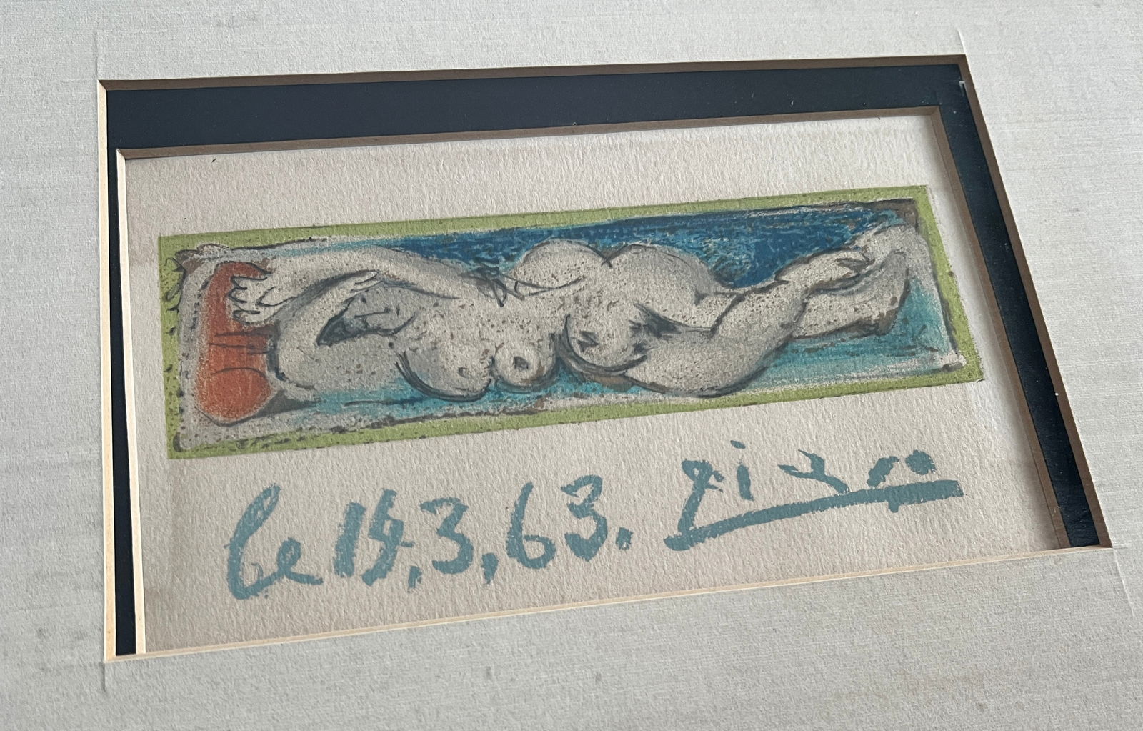 1963 Pablo Picasso Lithograh Print Femme Nue Couchee Nude: Frame is 15 by 12 inches and print approx. 7 by 4.5 inches. Certificate of Authenticity on back , Titled La Petite Nude. Patrician Publications Inc. Image has come loose from mat as shown. What's to L