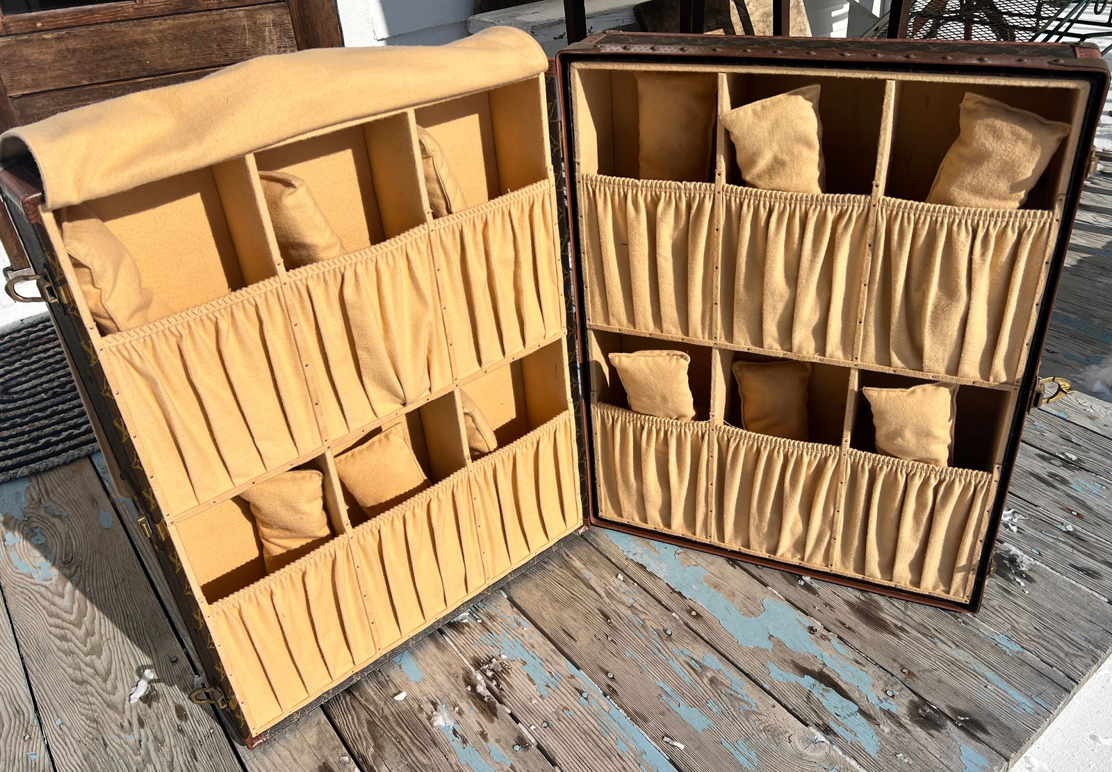 Louis Vuitton Shoe Trunk Suticase Paris France w Key: Original key. Original antique vintage Louis Vuitton. Made in Paris France. There are 7 lots from the same estate in this auction and the estate owners recalled purchasing them in the Late 80s or in 1