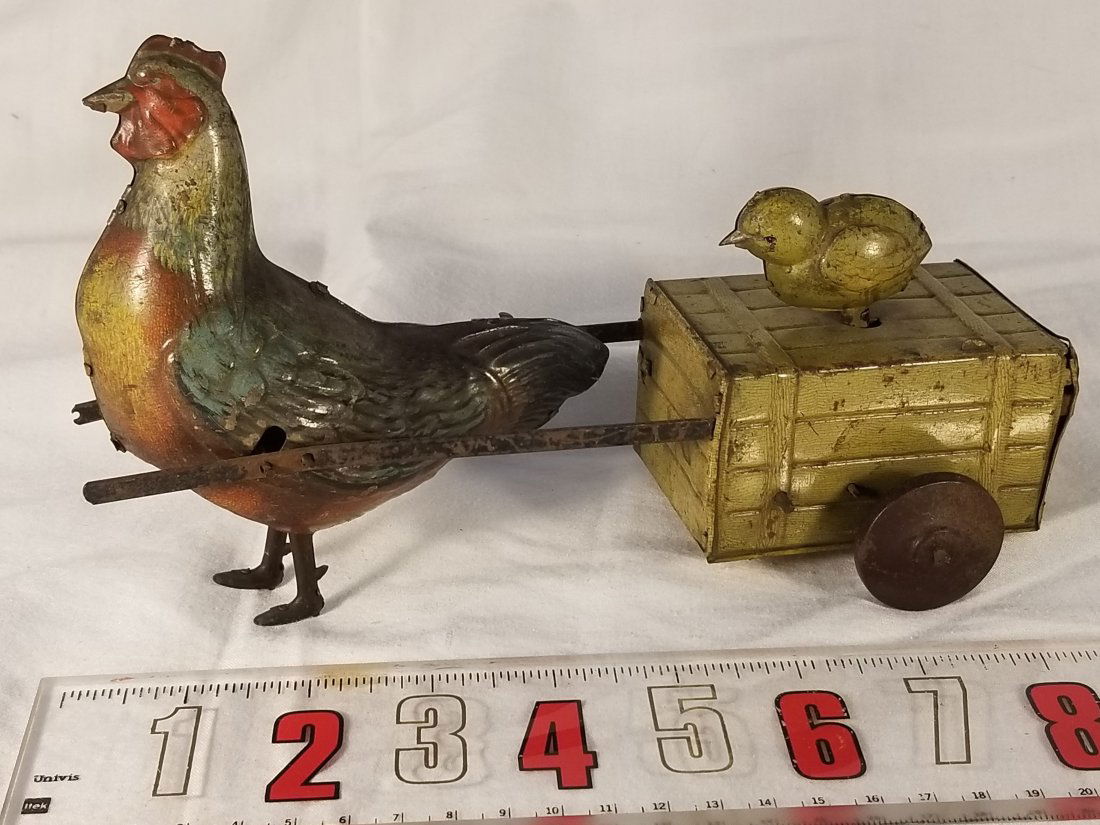 Tin Wind Up Chicken pulling a cart - German (1 of 8)