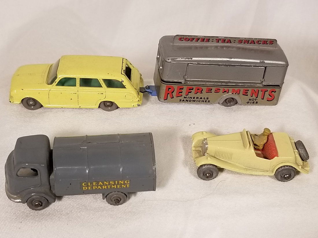 Lot vintage Lesney Toy Cars & Refreshments Trailer: Nice lot of Vintage Lesney Toy cars and Trailer