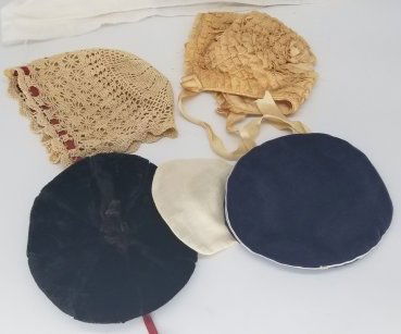Vintage Dolls Hats and Bonnets (1 of 4)
