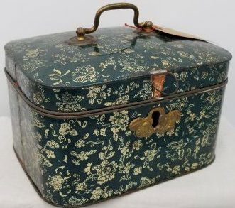 Vintage Lithographed Tin Box with Liner: This is a cool box, It has wonderful Detail, Appears to have repaint on interior? (see photos), Will Not Disappoint!, about 7 1/2 x 6 x 5 inches, We offer in-house shipping from the Netherlands, Pleas