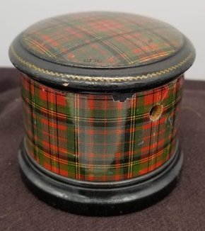 Tartanware Thread Holder (1 of 1)