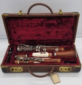 Conn Pan American Cocobolo wood Clarinet w/case (1 of 9)