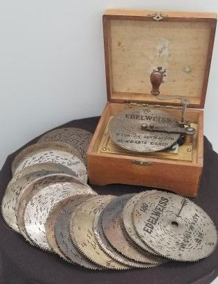 Disc Music Box ~ Germany Circa 1900 ~ 25 Discs ~ For Restoration (1 of 7)