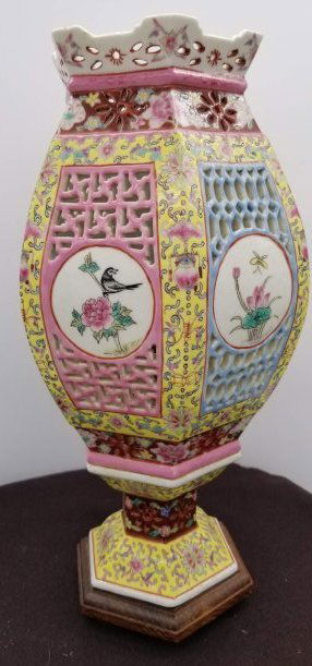 Antique Chinese Export Porcelain wedding Lantern (1 of 7)