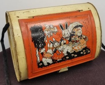 RARE Peter Rabbit Vasculum (1 of 4)