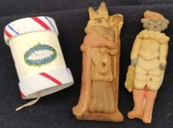 Unusual Old Feather Tree Ornaments (1 of 3)