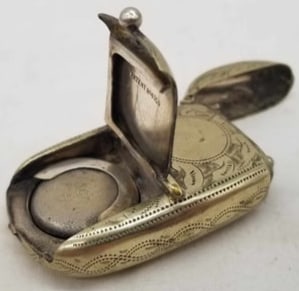 Match Safe 19th Century ~ Vesta Case ~ Sovreign Holder (1 of 3)