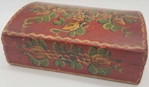 Painted Wooden Box with Domed Lid: a very Pennsylvania Dutch Feel, great old paint, about 7 3/4 inches wide