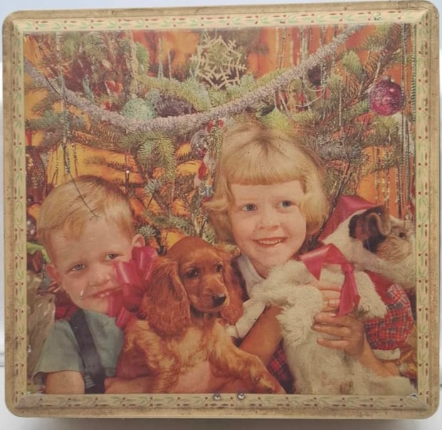 Christmas Tin ~ Beautiful Lithography (1 of 4)