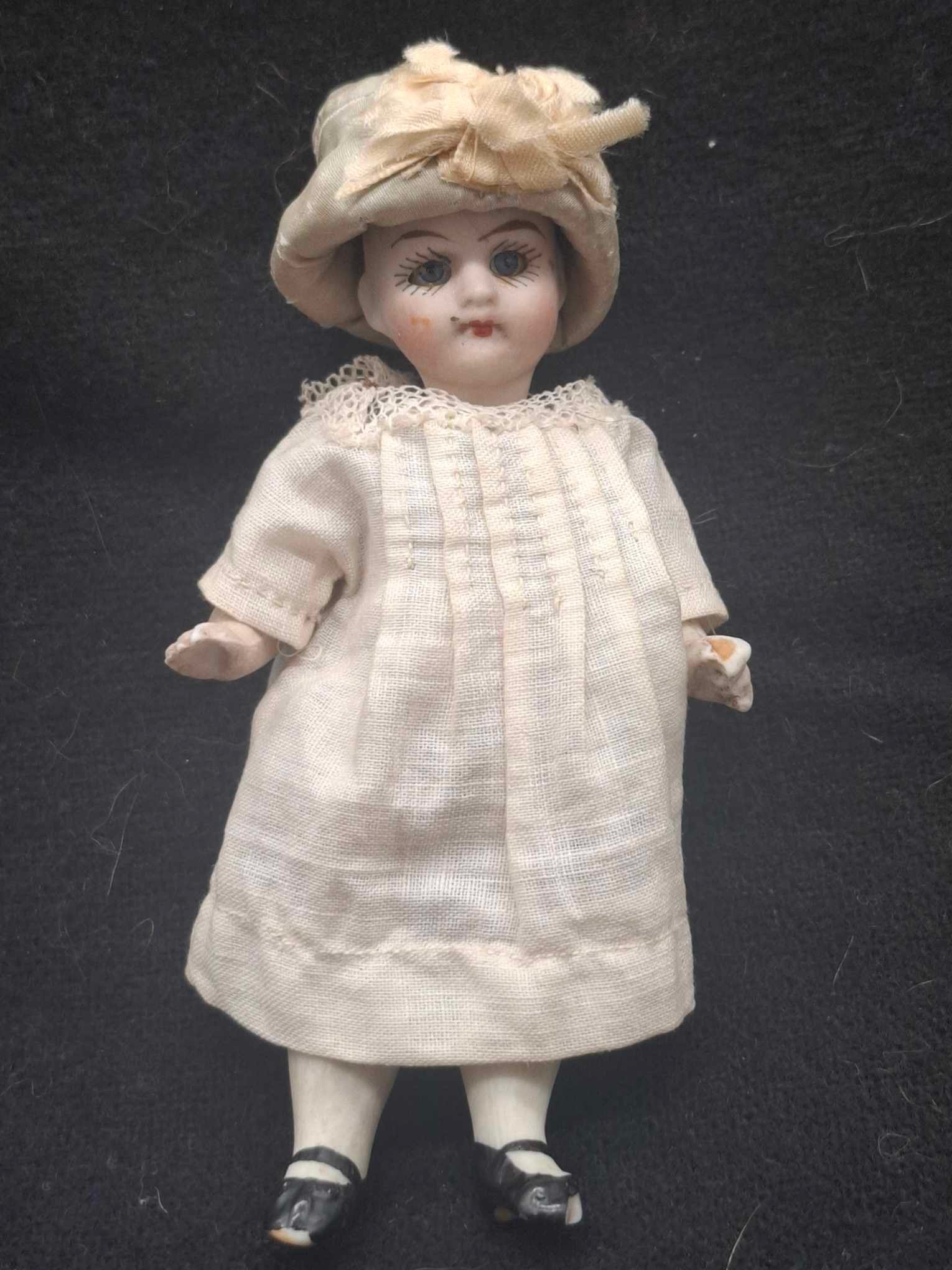 Antique Bisque Doll ~ Original clothes (1 of 3)
