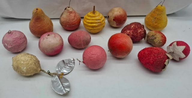 Old German Spun Cotton Fruit ~ Large Size: Very Nice Old German spun cotton Fruit, it is a good size, pear is about 2 1/2 inches, good Color,