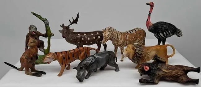 Paper Mâché / Composition Putz Circus & Wildlife Animals, Czechoslovakia (1 of 7)