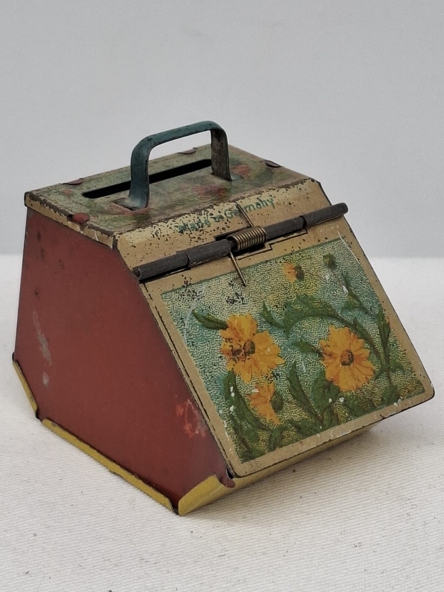 Antique Tin Penny Toy Coal Hod Bank with Lithographed Decoration, Circa 1910 (1 of 4)
