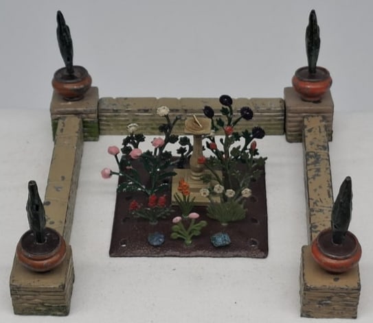 Grouping of Britains Lead Miniature Garden & Farm Series Figures (1 of 6)